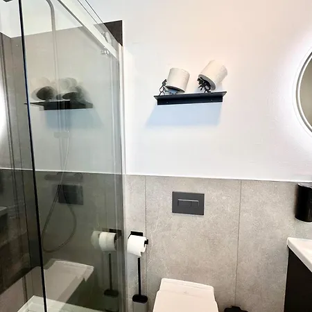 Appartement Nagelneues Stadtglanz