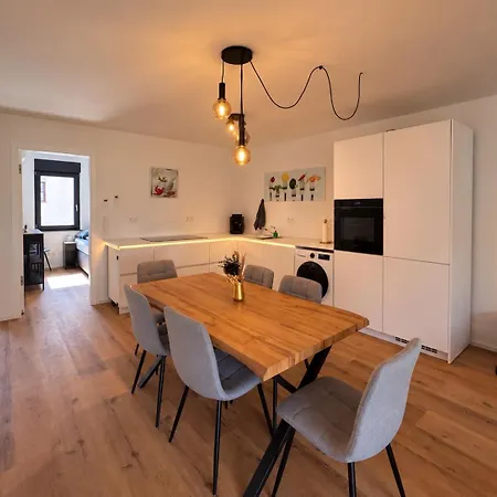 Nagelneues Stadtglanz Appartement